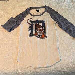 PINK Victoria's Secret Blue and White Detroit Tiger Graphic Long Sleeve Tee